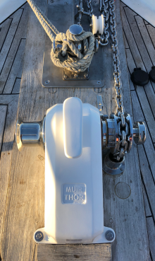 New anchor winch